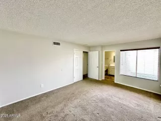 Photo #4: 6920835 Listing 