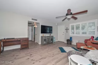 Photo #5: 6920893 Listing