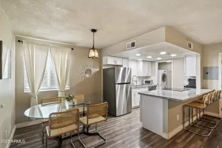 Photo #6: 6920950 Listing 