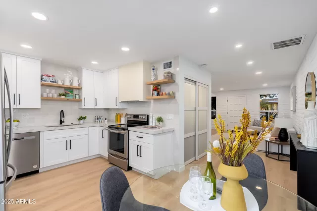 MLS: 6921052 Condo For Sale