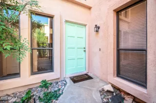 Photo #4: 6921222 Listing