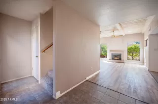 Photo #5: 6921222 Listing