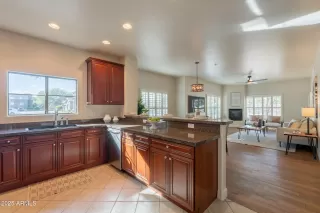 Photo #2: 6921252 Listing