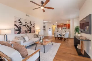 Photo #5: 6921252 Listing