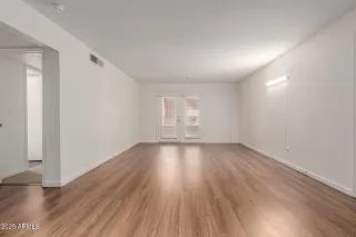 Photo #2: 6921540 Listing