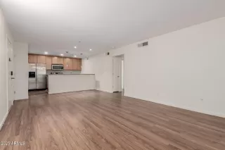 Photo #3: 6921540 Listing