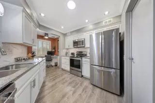 Photo #2: 6921584 Listing 