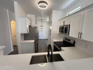 Photo #2: 6921688 Listing