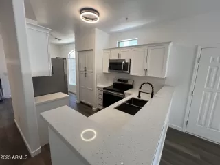 Photo #3: 6921688 Listing