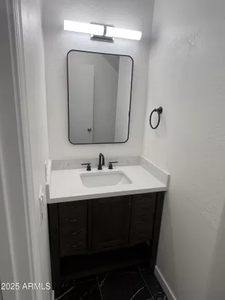 Photo #5: 6921688 Listing