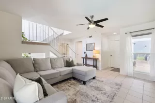 Photo #4: 6921718 Listing