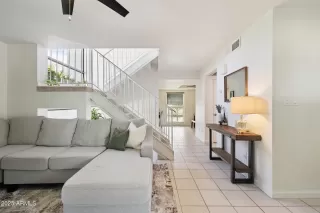 Photo #5: 6921718 Listing