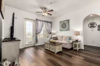 Photo #2: 6921737 Listing