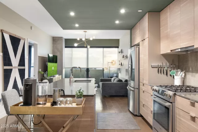 MLS: 6921742 Condo For Sale