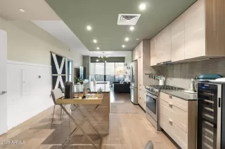 Photo #2: 6921742 Listing 