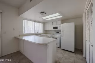 Photo #6: 6921760 Listing 