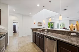 Photo #3: 6921840 Listing