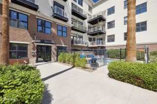 More Details about MLS # 6921866 : 914 E OSBORN ROAD#214