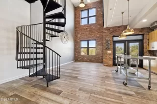 Photo #2: 6921866 Listing 