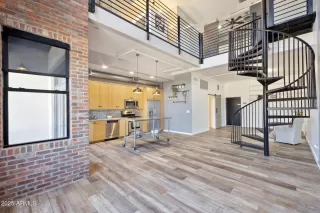 Photo #4: 6921866 Listing 