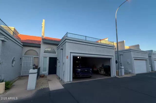 MLS: 6921956 Condo For Sale