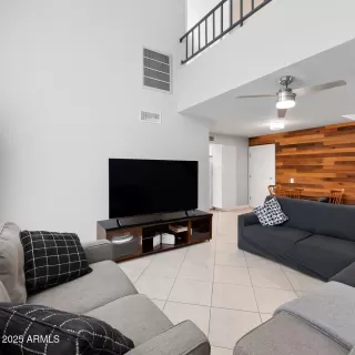 Photo #4: 6921956 Listing