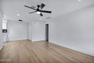 Photo #5: 6921963 Listing 