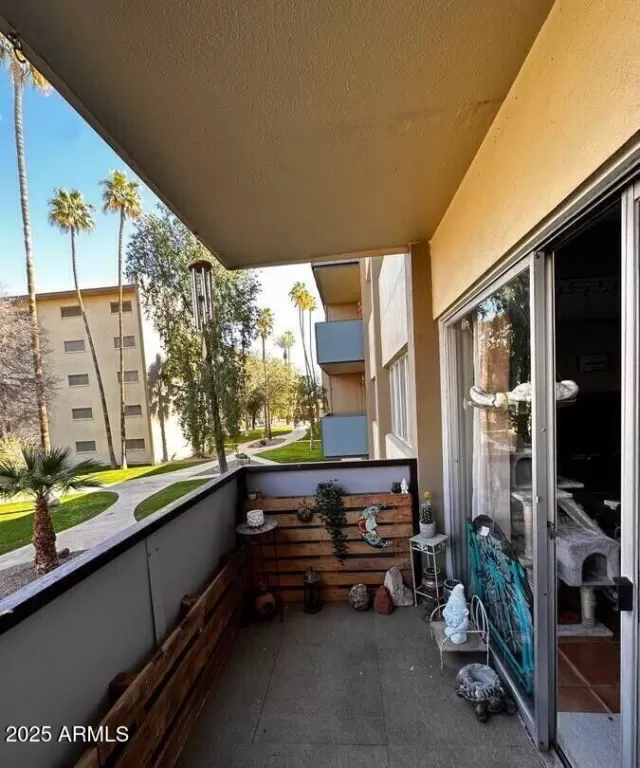 MLS: 6921999 Condo For Sale