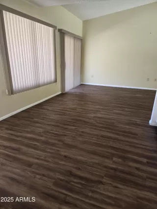 Photo #4: 6922000 Listing 