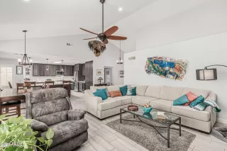 Photo #6: 6922227 Listing