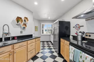 Photo #3: 6922331 Listing 