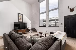 Photo #3: 6922357 Listing