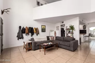 Photo #5: 6922357 Listing