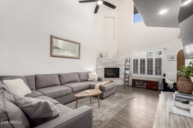 MLS: 6922389 Condo For Sale