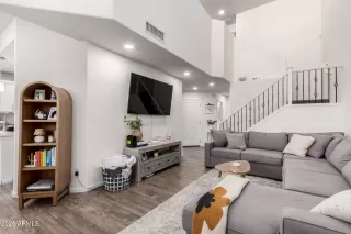 Photo #2: 6922389 Listing