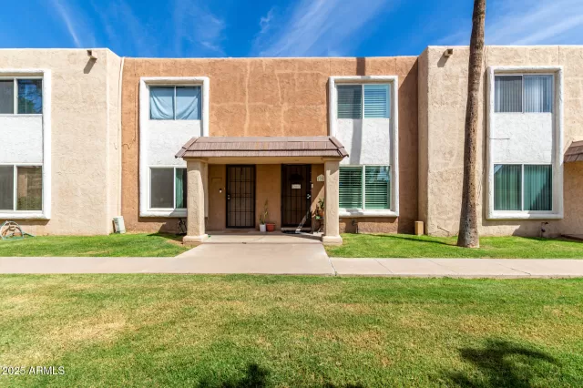 MLS: 6922424 Condo For Sale