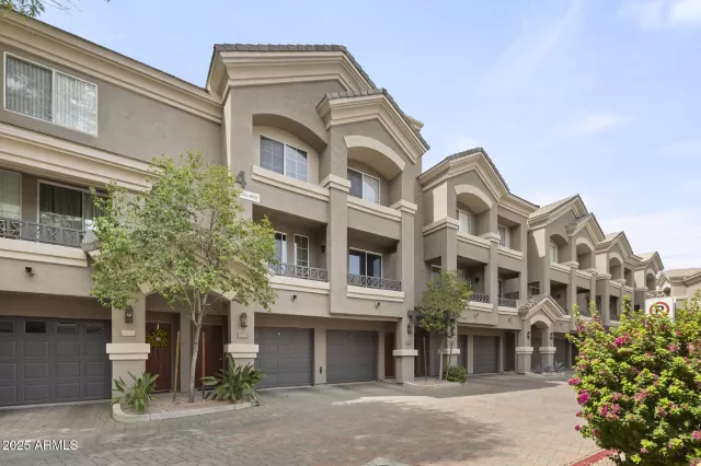 MLS: 6922432 Condo For Sale