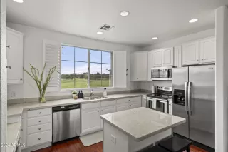 Photo #2: 6922432 Listing