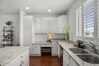 Photo #4: 6922432 Listing