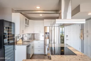 Photo #3: 6922500 Listing