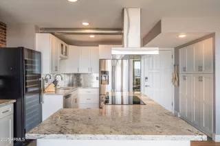 Photo #6: 6922500 Listing