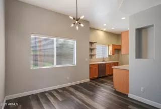 Photo #6: 6922635 Listing