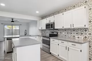 Photo #2: 6922672 Listing