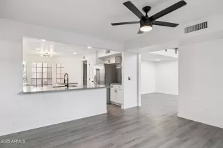 Photo #3: 6922672 Listing