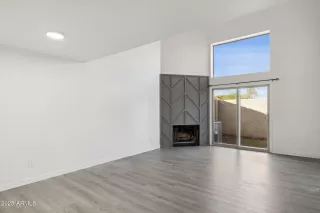 Photo #5: 6922672 Listing