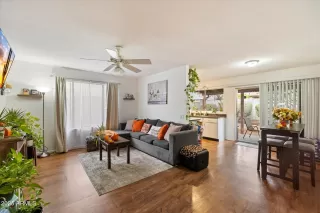 Photo #3: 6922743 Listing 