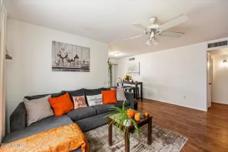 Photo #6: 6922743 Listing 