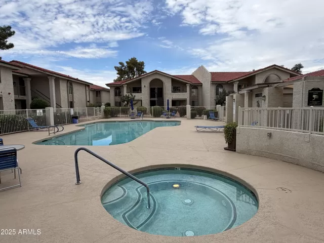 MLS: 6922905 Condo For Sale