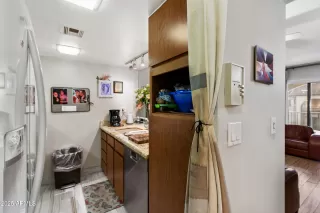 Photo #4: 6922910 Listing