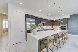 Photo #5: 6922924 Listing 